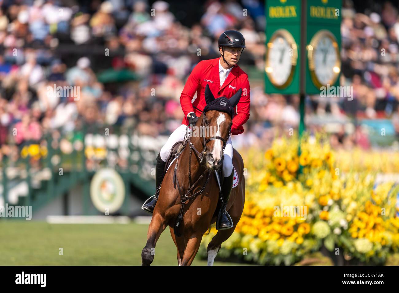 Max Kuhner aus Österreich, Riding Count on Me, tritt am 6. September in der ersten Runde des BMO Nations Cups 2025 während der Fichte Meadows 'Masters' an. Stockfoto