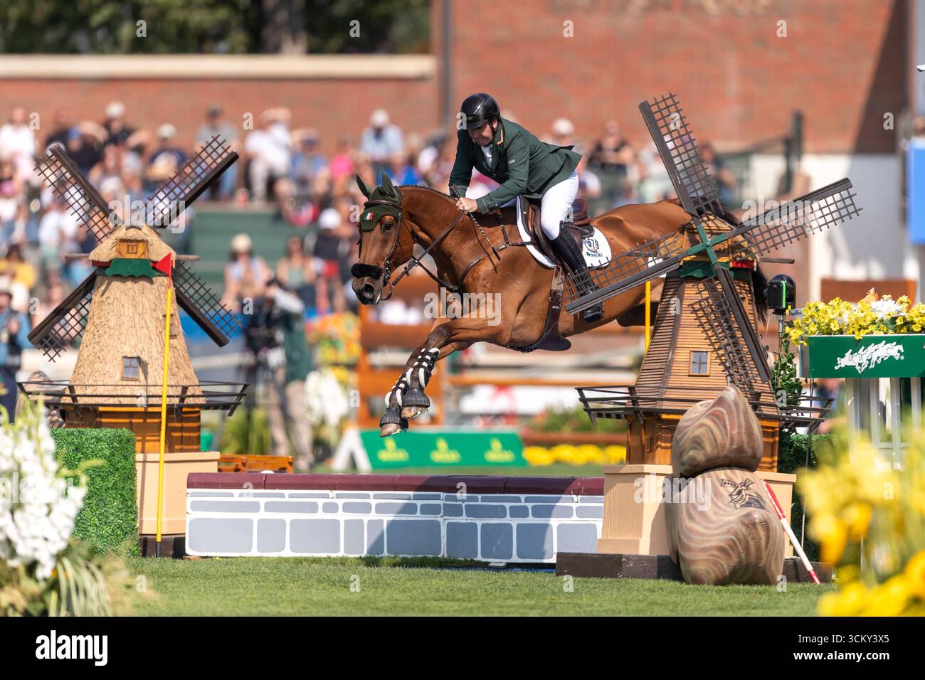 Jordan Coyle aus Irland, Reiten Chaccolino, tritt am 6. September in der ersten Runde des BMO Nations Cups 2025 während der Spruce Meadows „Masters“ an Stockfoto