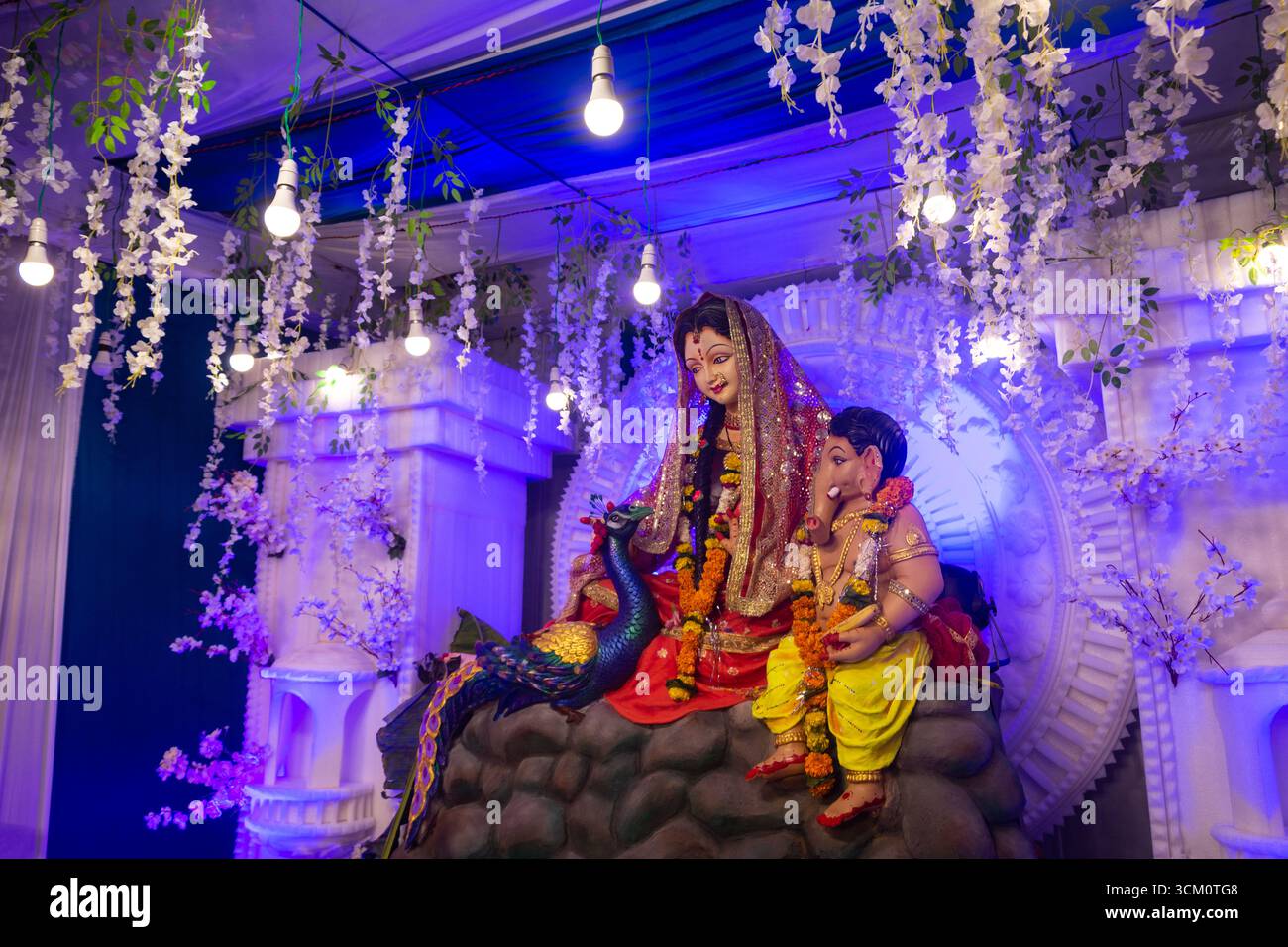 Traditionelles Idol der Göttin Parvati mit Lord Ganesha Stockfoto