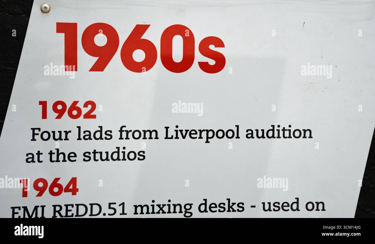 Teil der Zeitlinie in den Abbey Road Studios, Abbey Road, Camden, City of Westminster, Greater London, St John's Wood, London, England, United King Stockfoto