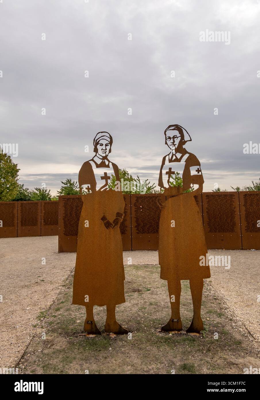 Ausschnitte zweier Krankenschwestern, die während der Schlacht in der Normandie ihr Leben verloren, im International Bomber Command Centre, Lincoln City, Lincolnshire, Engla Stockfoto