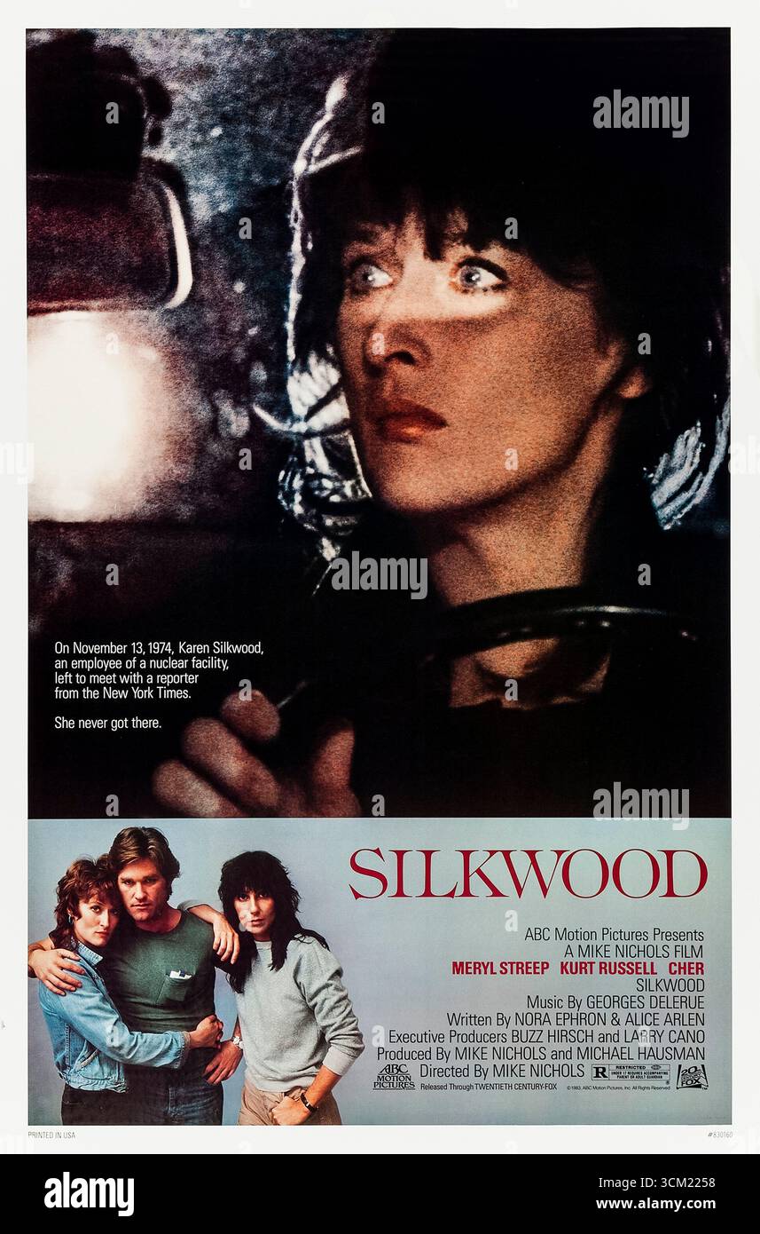 Silkwood (1983) von Mike Nichols mit Meryl Streep, Kurt Russell und Cher. Basierend auf der wahren Geschichte von Karen Silkwood, einer Whistleblower in einer Plutoniumfabrik, die gegen unternehmerische Fahrlässigkeit kämpfte. Foto eines Original-Posters aus dem Jahr 1983 (USA), das NUR FÜR REDAKTIONELLE ZWECKE VERWENDET WIRD. Quelle: BFA / 20th Century Fox Stockfoto