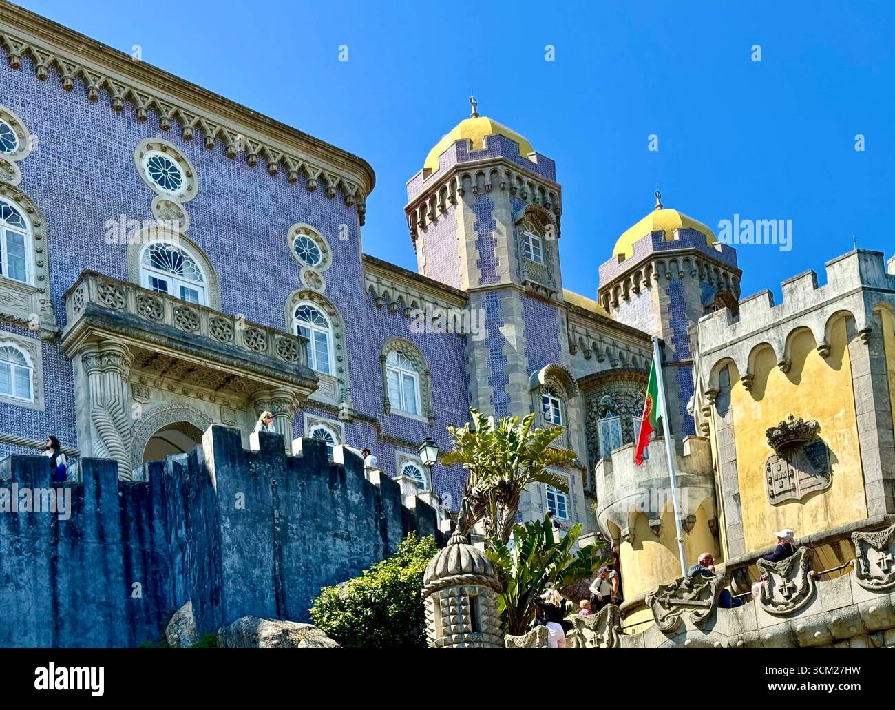 UNESCO-Weltkulturerbe Pena Palace im Naturpark Sintra-Cascais Sintra Portugal - Smartphone-aufgenommenes Stockfoto