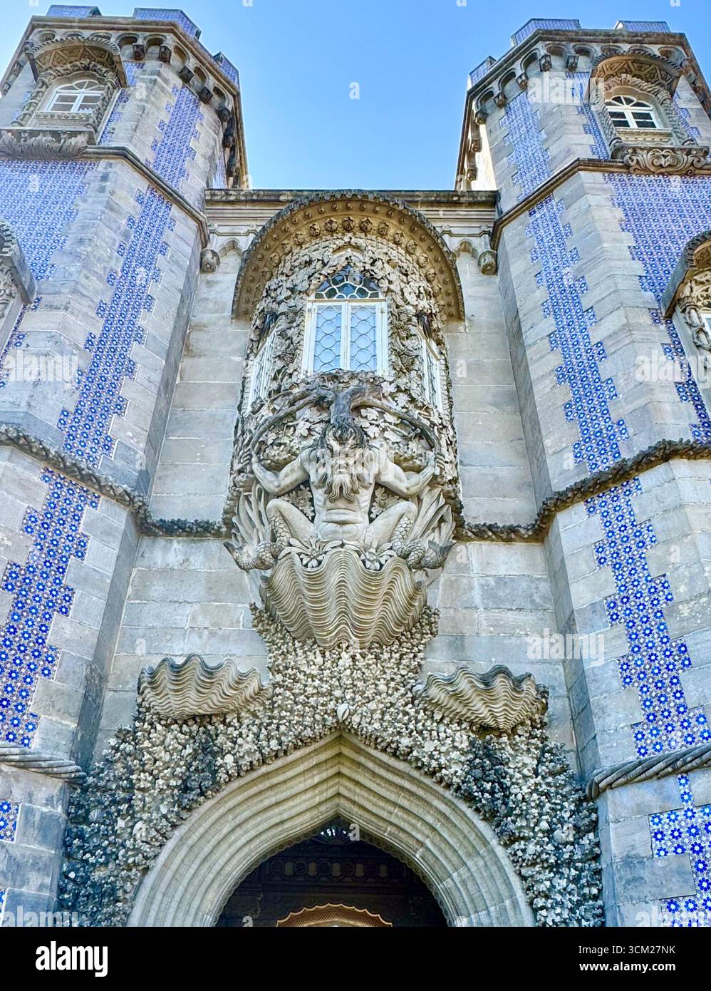 UNESCO-Weltkulturerbe Pena Palace im Naturpark Sintra-Cascais Sintra Portugal - Smartphone-aufgenommenes Stockfoto