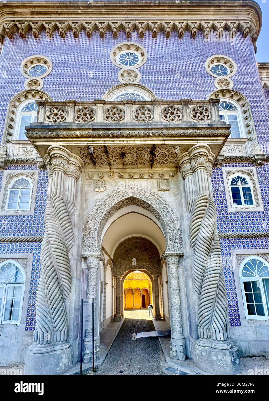 UNESCO-Weltkulturerbe Pena Palace im Naturpark Sintra-Cascais Sintra Portugal - Smartphone-aufgenommenes Stockfoto