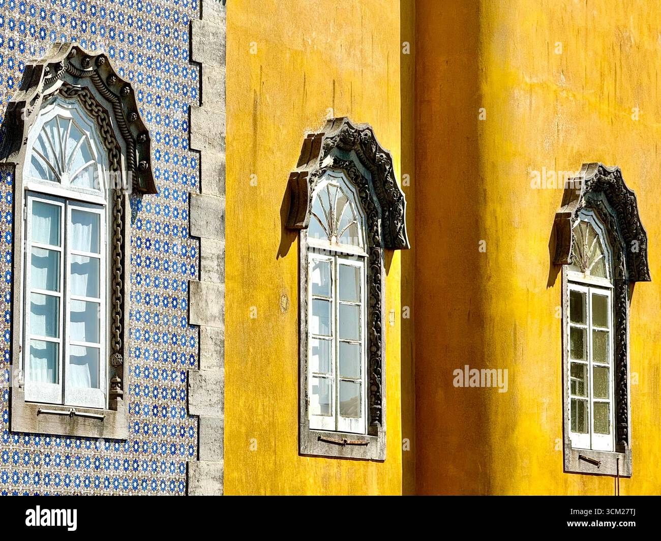 UNESCO-Weltkulturerbe Pena Palace im Naturpark Sintra-Cascais Sintra Portugal - Smartphone-aufgenommenes Stockfoto