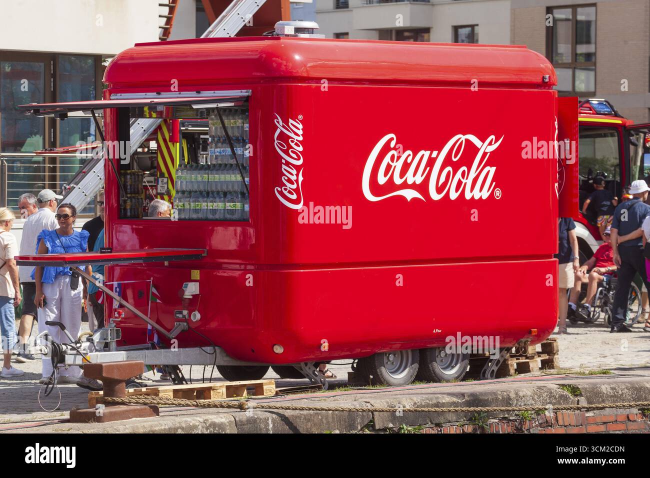 Verkaufsstand von Coca Cola in einer Snackbar im Sail, Bremerhaven, Bremen, Deutschland Stockfoto