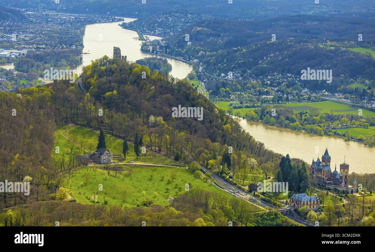 Aus der Vogelperspektive, Drachenfels, mittelalterliche Burgruine mit Blick auf das Rheintal und die Insel Nonnenwerth, Burg Drachenburg am Rhein,¿½ Stockfoto