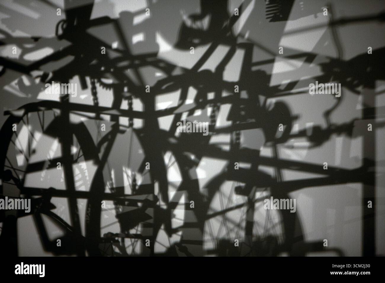 Ausstellungen aus der Jean Tinguely-Ausstellung im Stedelijk Museum Amsterdam, 2016 Stockfoto