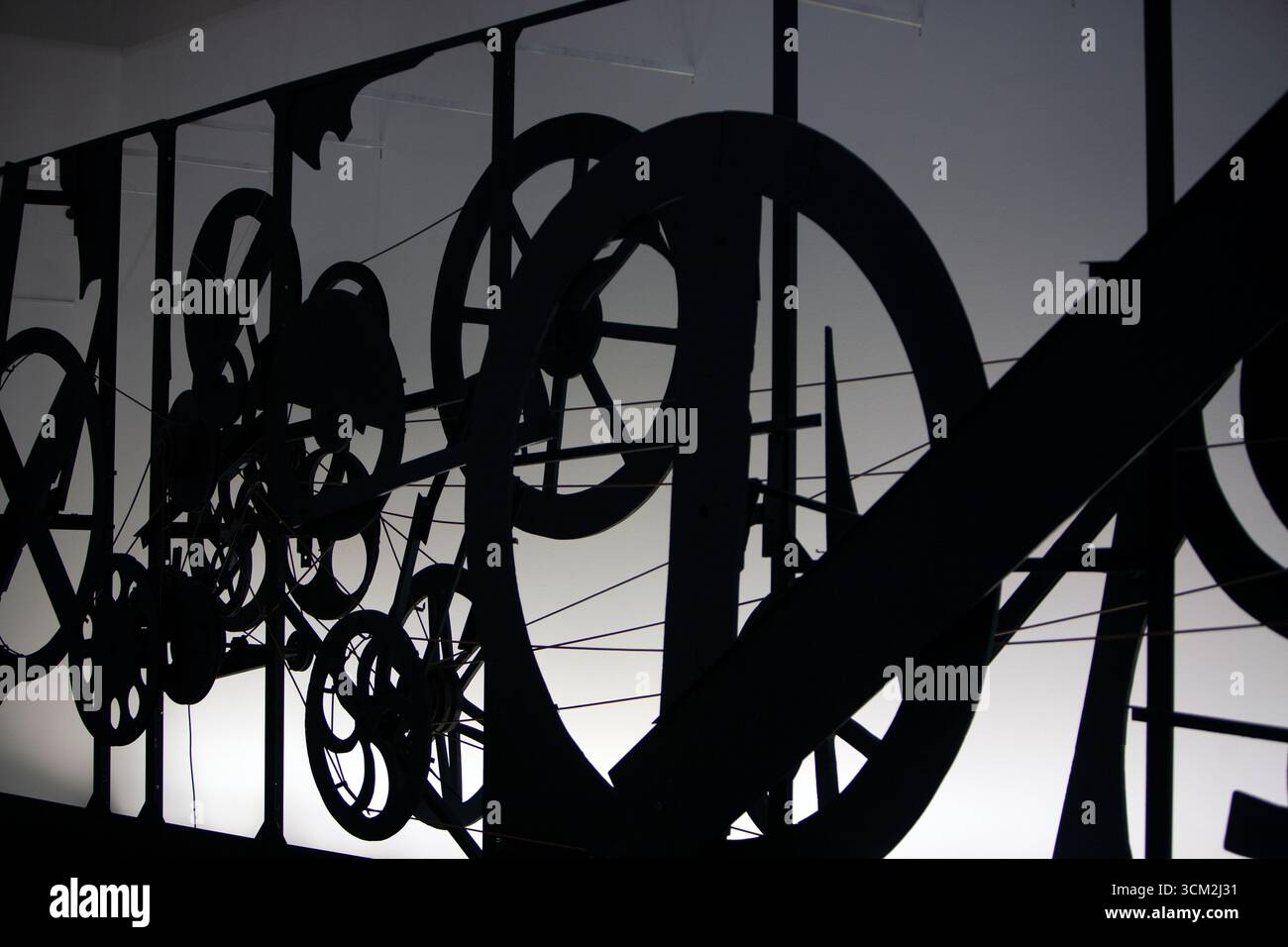Ausstellungen aus der Jean Tinguely-Ausstellung im Stedelijk Museum Amsterdam, 2016 Stockfoto