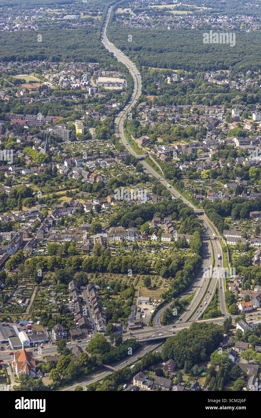 Luftansicht, Serpentinenautobahn A516 am Autobahndreieck Oberhausen-Sterkrade, Tackenberg West, Oberhausen, Ruhrgebiet, Nordrhein-Westfalen, Deutschland, m Stockfoto