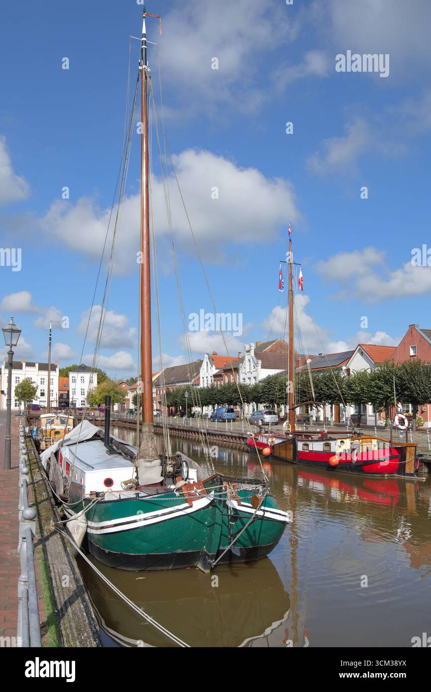 Alter Hafen in Weener, Bezirk leer, Ostfriesland, Niedersachsen, Deutschland Stockfoto