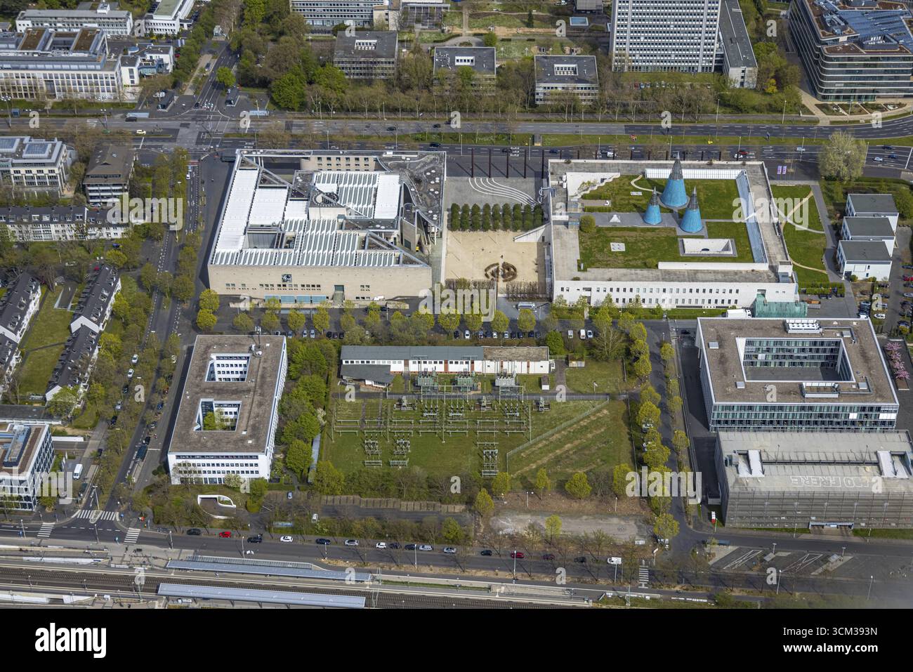 Luftaufnahme, Museumsplatz mit Kunstmuseum Bonn und Kunsthalle der Bundesrepublik Deutschland, Umspannwerk Kesseneich, Kessenich, Bonn, Rheinland, Nord Stockfoto