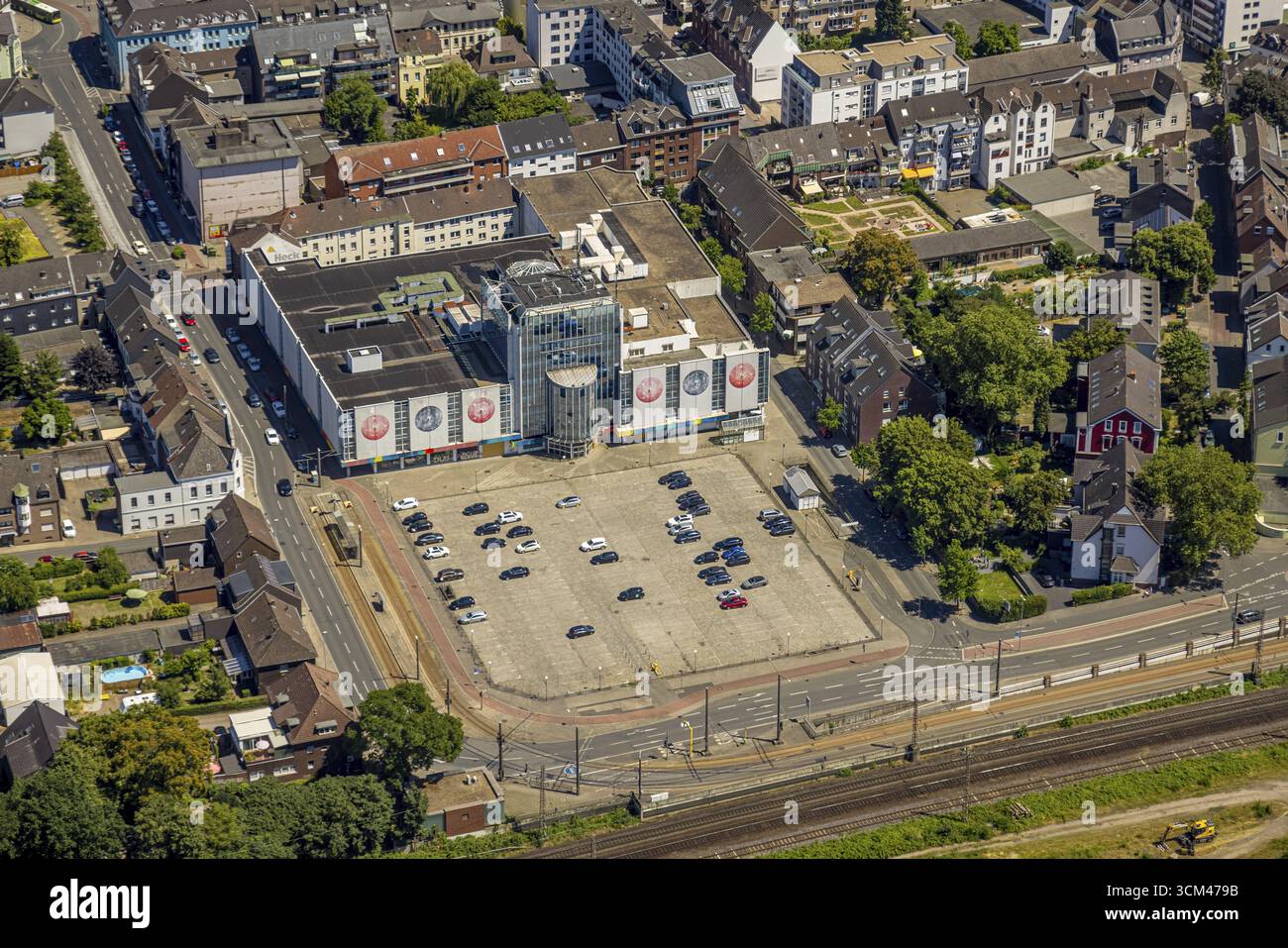Luftaufnahme, Neumarkt mit ehemaligem Möbelgeschäft Finke, Sterkrade Mitte, Oberhausen, Ruhrgebiet, Nordrhein-Westfalen, Deutschland, DE, Europa, Aerial V Stockfoto