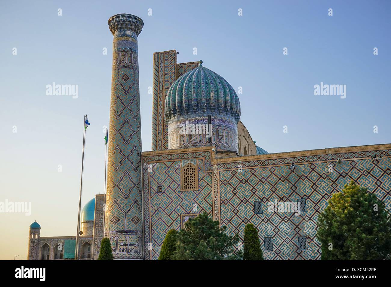 Sherdor Madrasa auf dem Registan-Platz, Samarkand, Usbekistan Stockfoto