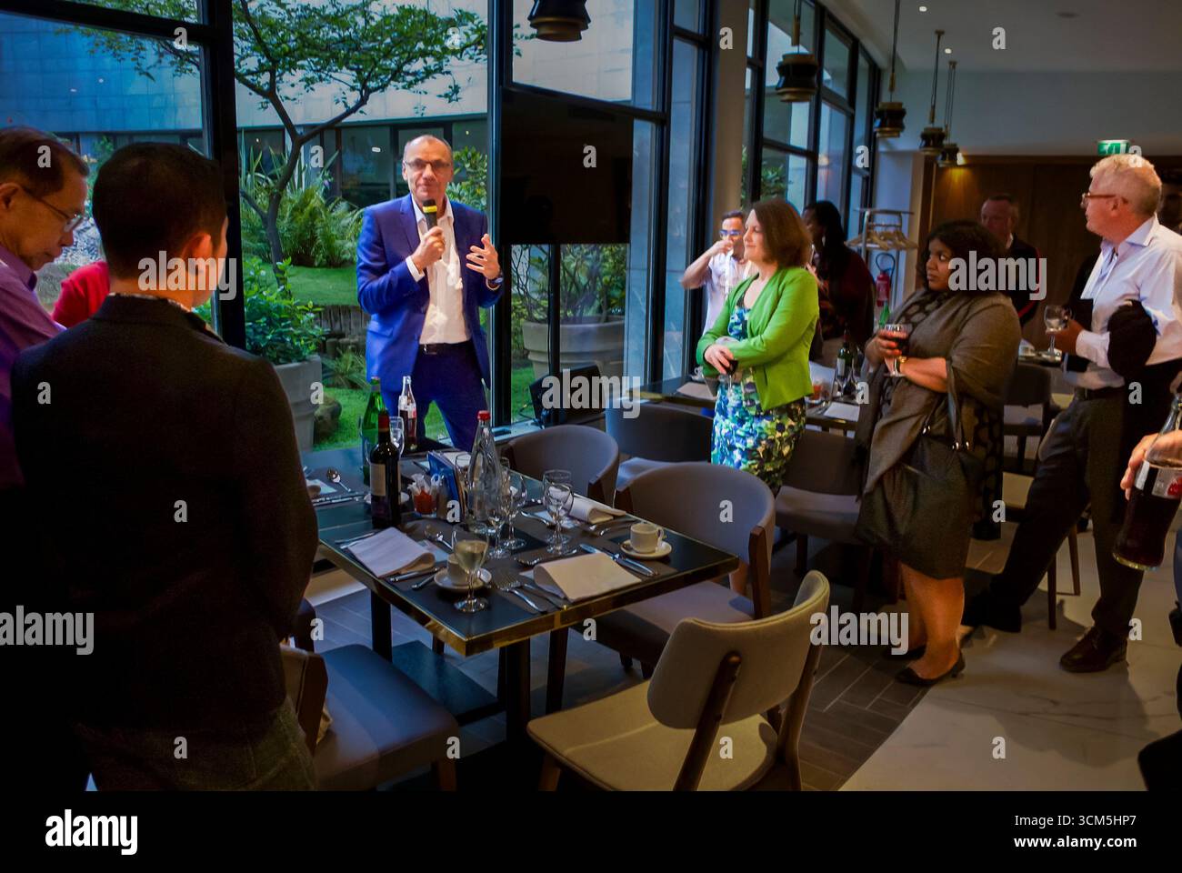 Paris, Frankreich, IAS Meeting, WHO startet Prep Implementation Tool, man Speaking Stockfoto