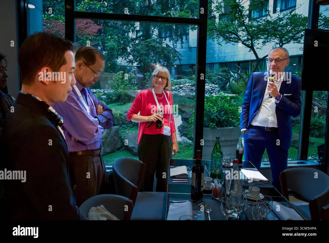 Paris, Frankreich, Group People, IAS Meeting, WHO launcht Prep Implementation Tool, man Speaking Stockfoto