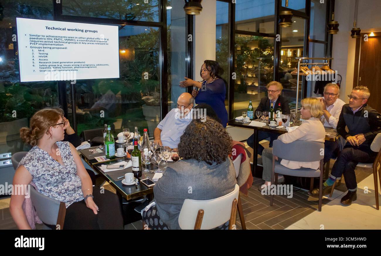 Paris, Frankreich, Group People, IAS Meeting, WHO launcht Prep Implementation Tool, WOMAN Speaking Stockfoto