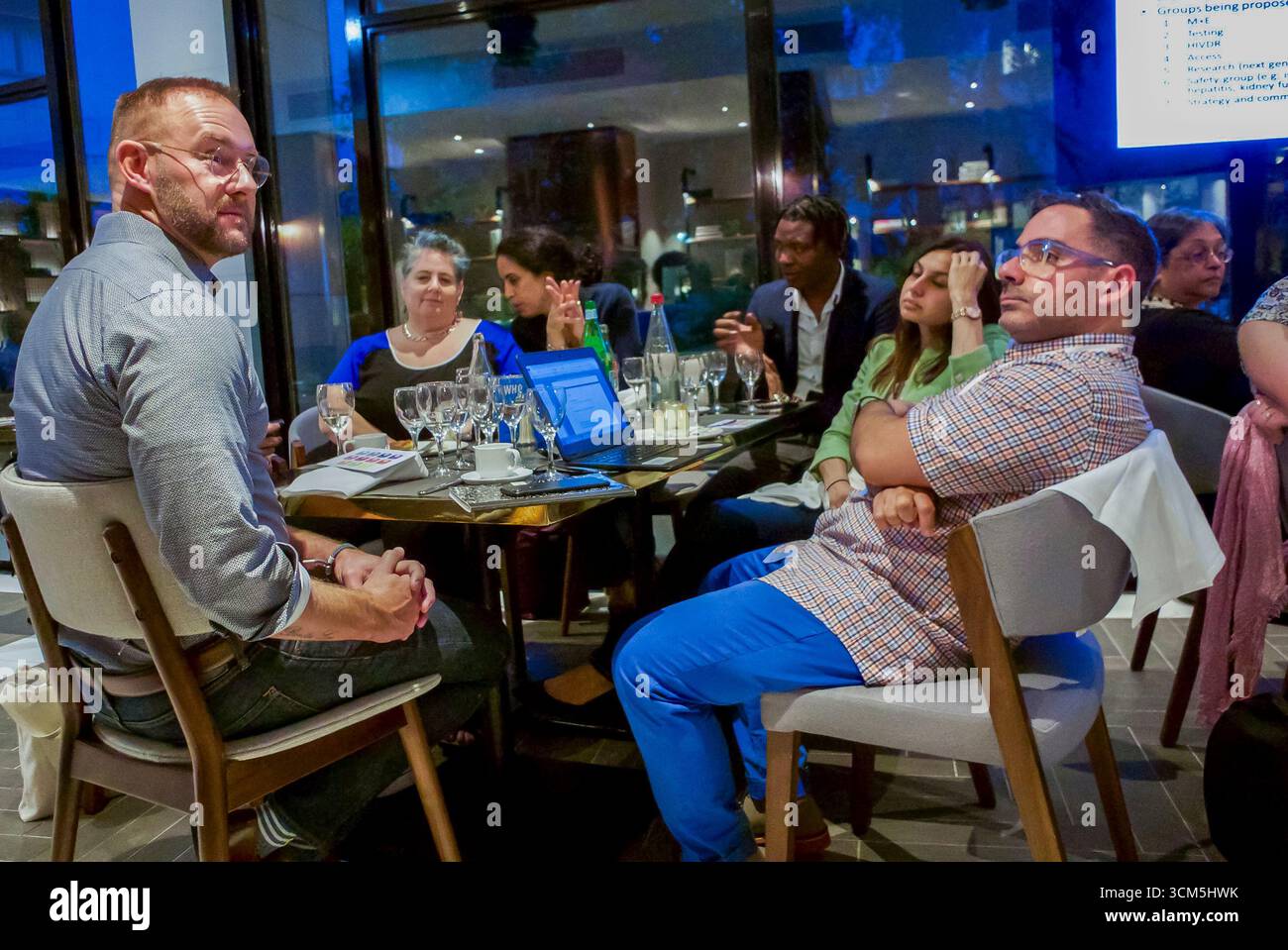 Paris, Frankreich, IAS Meeting, DER das Prep Implemtation Tool einführt, Yannis Mameletis Stockfoto