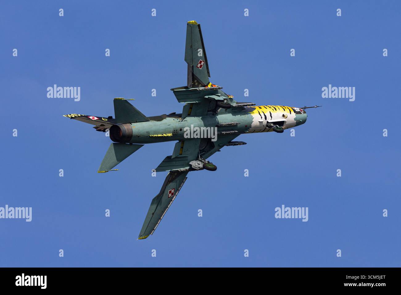Die polnische Luftwaffe Sukhoi Su-22 Fitter mit variablem Flügelflugzeug nehmen an einem Medientag auf der Miroslawiec Air Base teil. Stockfoto