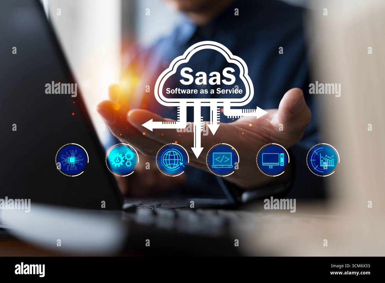 SaaS-Cloud-Computing-Konzept mit Software as a Service für Geschäfts-, Daten- und Technologieinnovationen, die digitale Lösungen, Online-Services, und Stockfoto
