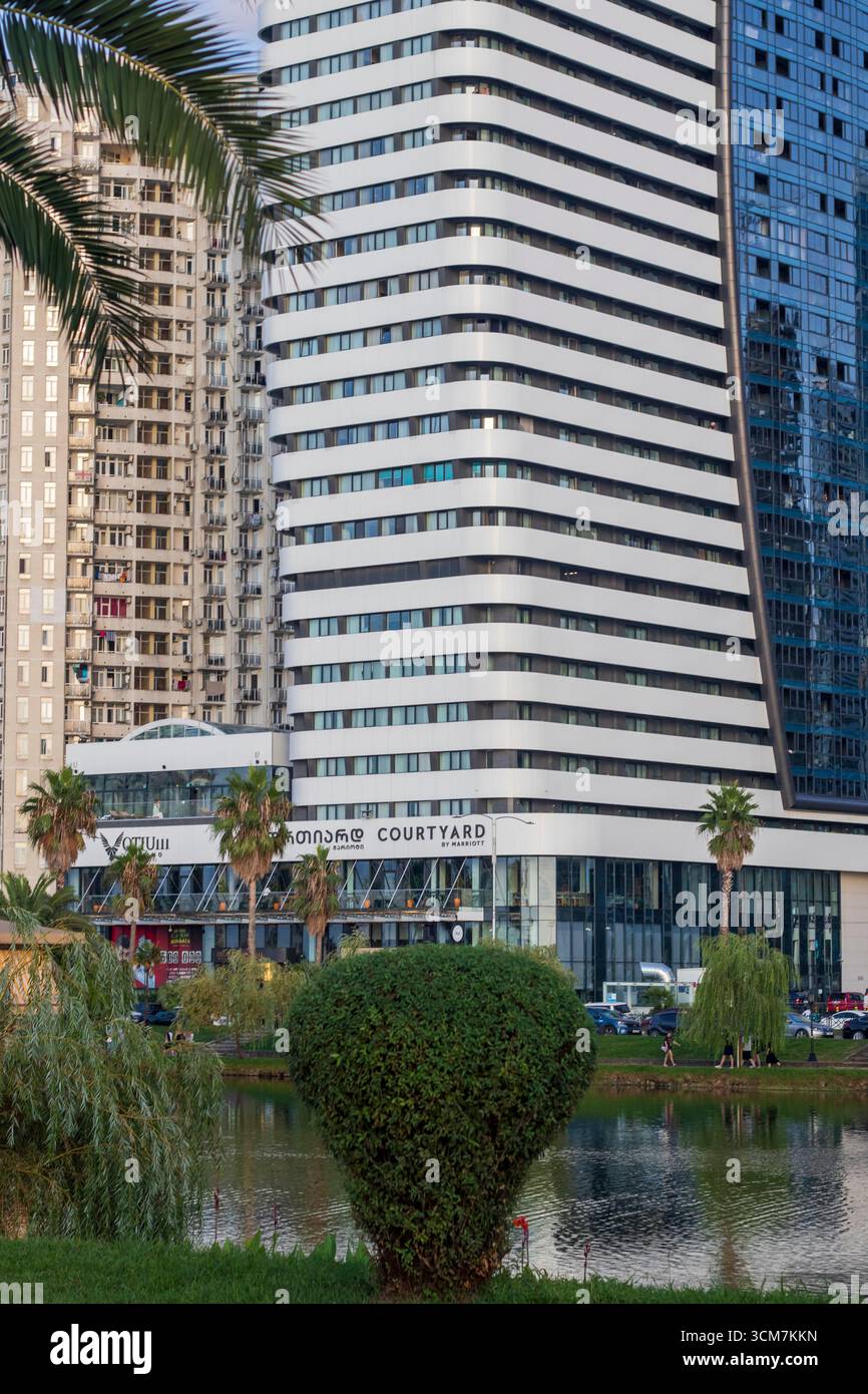 09.09.2025 - Batumi, Georgia - Courtyard by Marriott Hotel Stockfoto