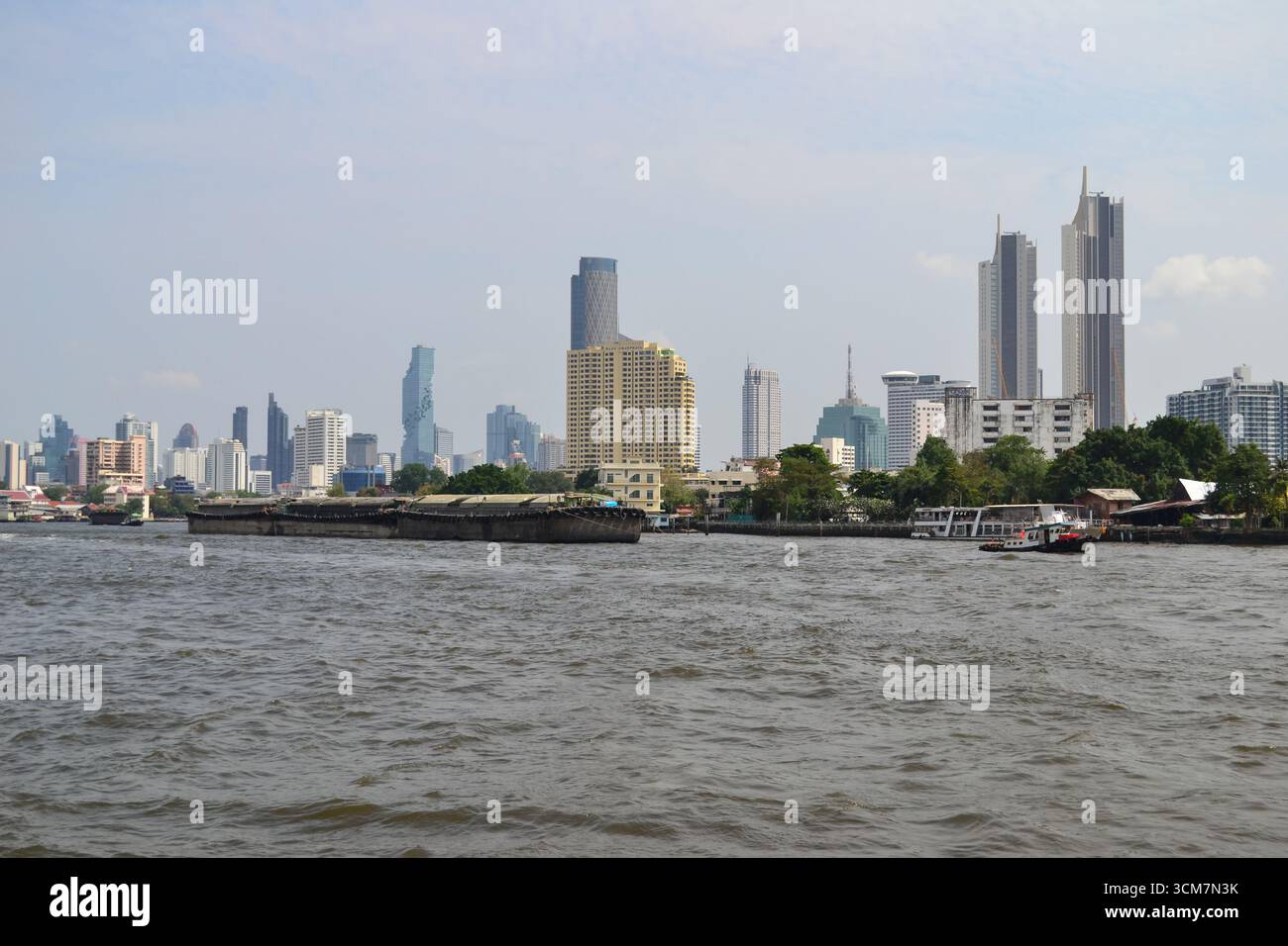 Bangkok Wolkenkratzer und Chao Phraya River, Thailand Stockfoto