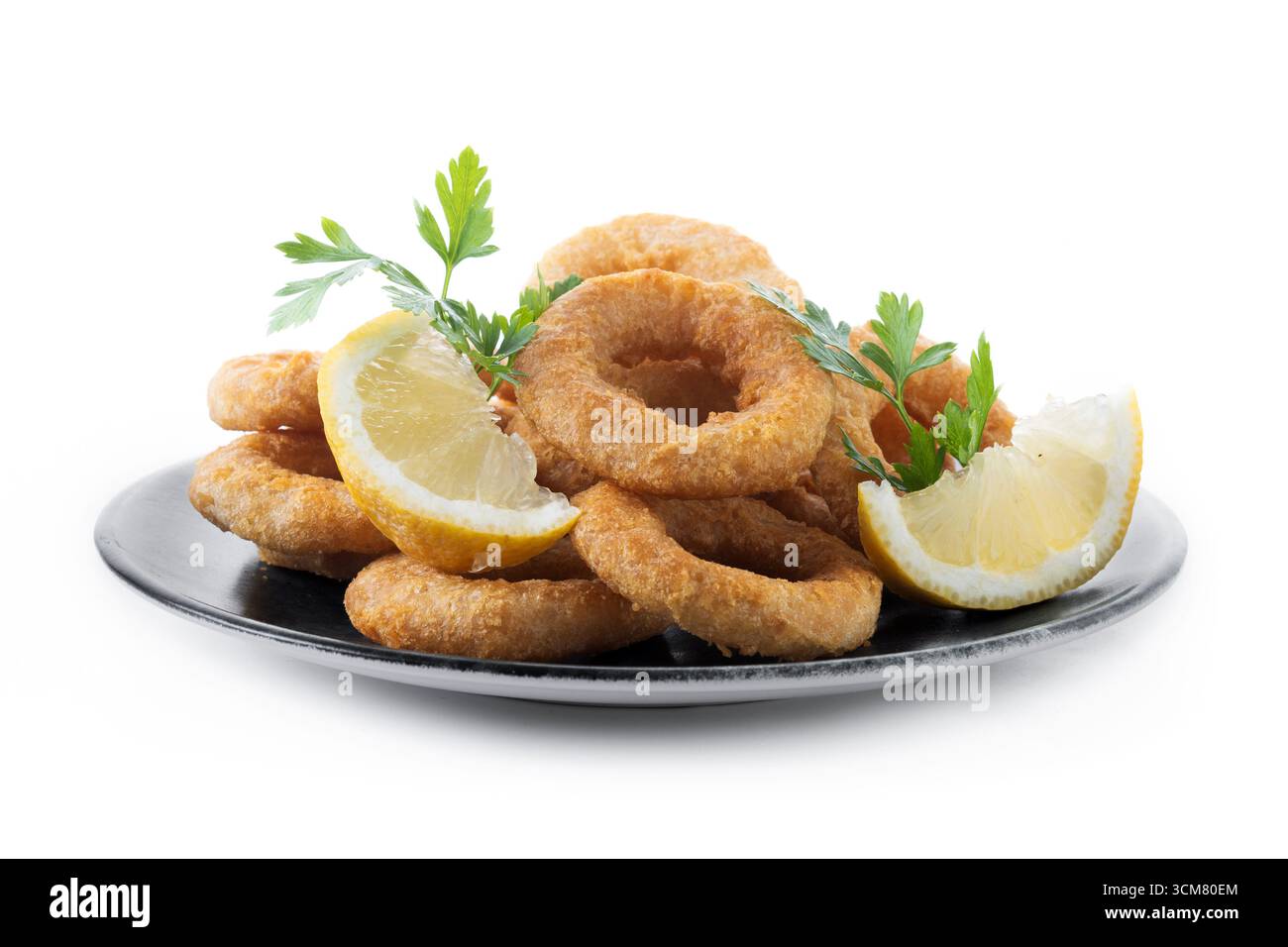 Knusprige gebratene Tintenfischringe isoliert auf weißem Hintergrund Stockfoto