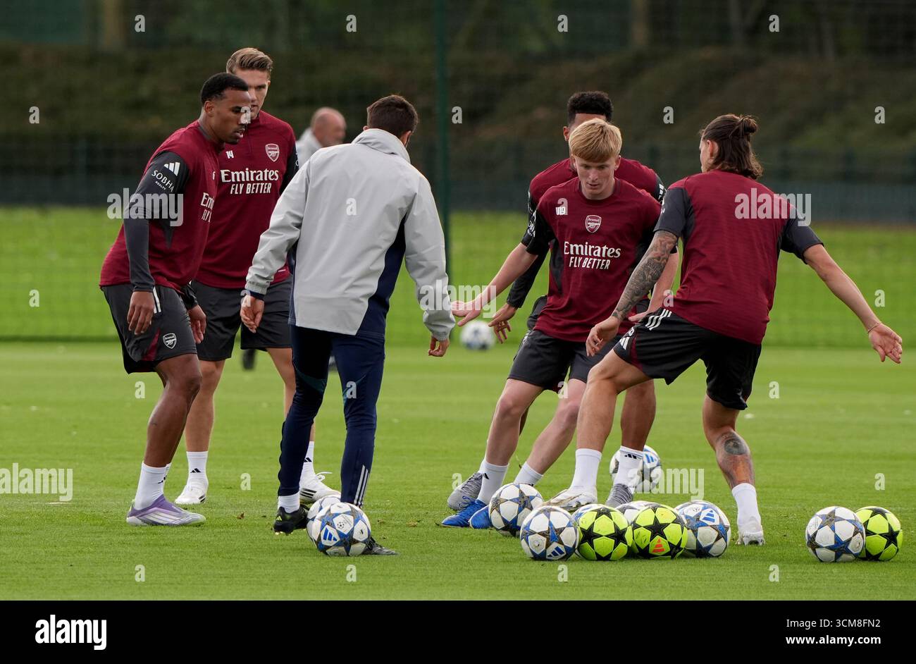 Arsenals Gabriel (links) während eines Trainings im Sobha Realty Training Centre, London. Bilddatum: Montag, 15. September 2025. Stockfoto