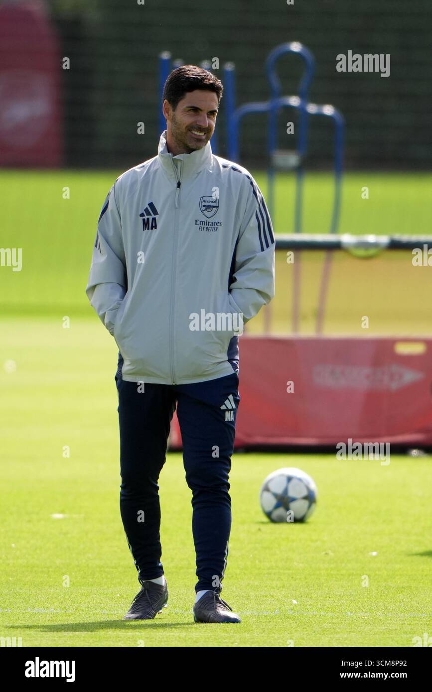 Arsenal-Manager Mikel Arteta während eines Trainings im Sobha Realty Training Centre in London. Bilddatum: Montag, 15. September 2025. Stockfoto