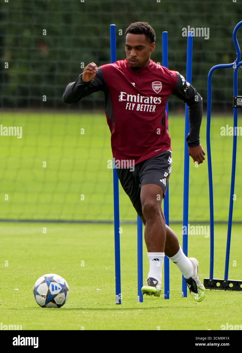 Arsenals Jurrien Timber während eines Trainings im Sobha Realty Training Centre, London. Bilddatum: Montag, 15. September 2025. Stockfoto