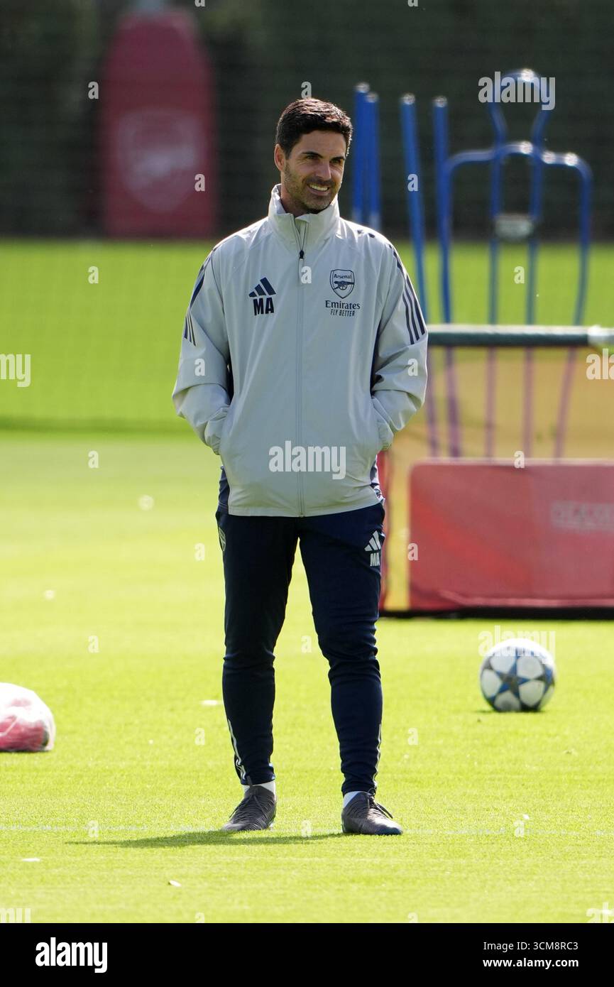 Arsenal-Manager Mikel Arteta während eines Trainings im Sobha Realty Training Centre in London. Bilddatum: Montag, 15. September 2025. Stockfoto