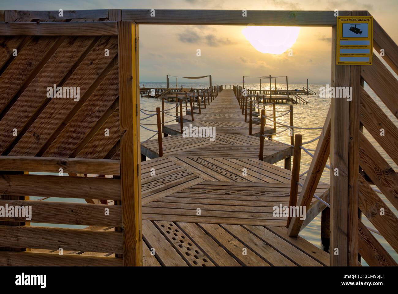 Balneario, Holzsteg, Punta Brava, Sonnenaufgang, El Carmoli, Mar Menor, autonome Region Murcia, Spanien, Stockfoto