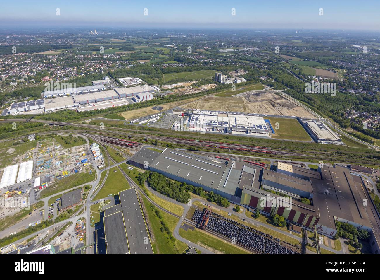 Luftaufnahme, neues Logistikzentrum REWE und Baustelle der ehemaligen Westfalenhuette, Borsigplatz, Dortmund, Ruhrgebiet, Nordrhein-Westfalen, Stockfoto