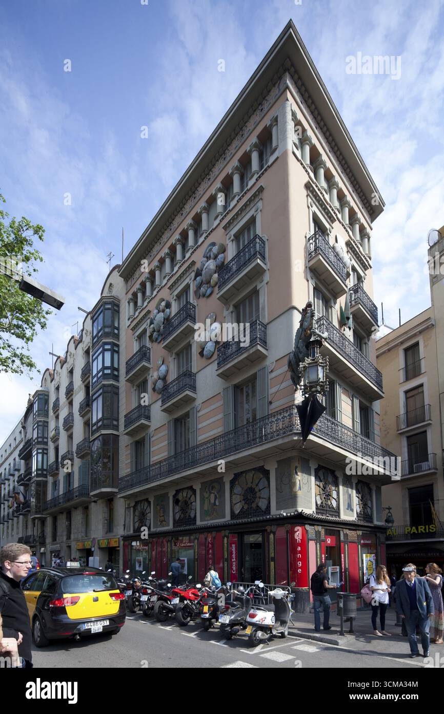 Drachenhaus auf der Rambla, Ramblas, Rambles, Fußgängerzone, Barcelona, Katalonien, Spanien, Europa, Stadtbesichtigung, Tourismus, Stadtbesichtigung Europa, Tourismusstadt Stockfoto