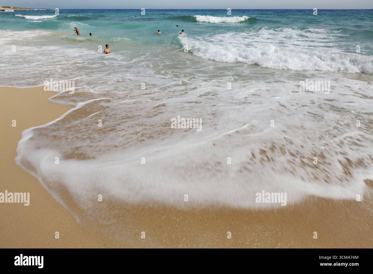 Starand, Meer, rote Flagge, Warnflagge, Warnflagge, Badeverbot, Unterstrom, Gefahr, Strandleben, Wellen, Wasser, Kanarische Inseln, Kanarische Inseln, Spanien Stockfoto Starand, Meer, rote Flagge, Warnflagge, Warnflagge, Badeverbot, Unterstrom, Gefahr, Strandleben, Wellen, Wasser, Kanarische Inseln, Kanarische Inseln, Spanien Stockfoto