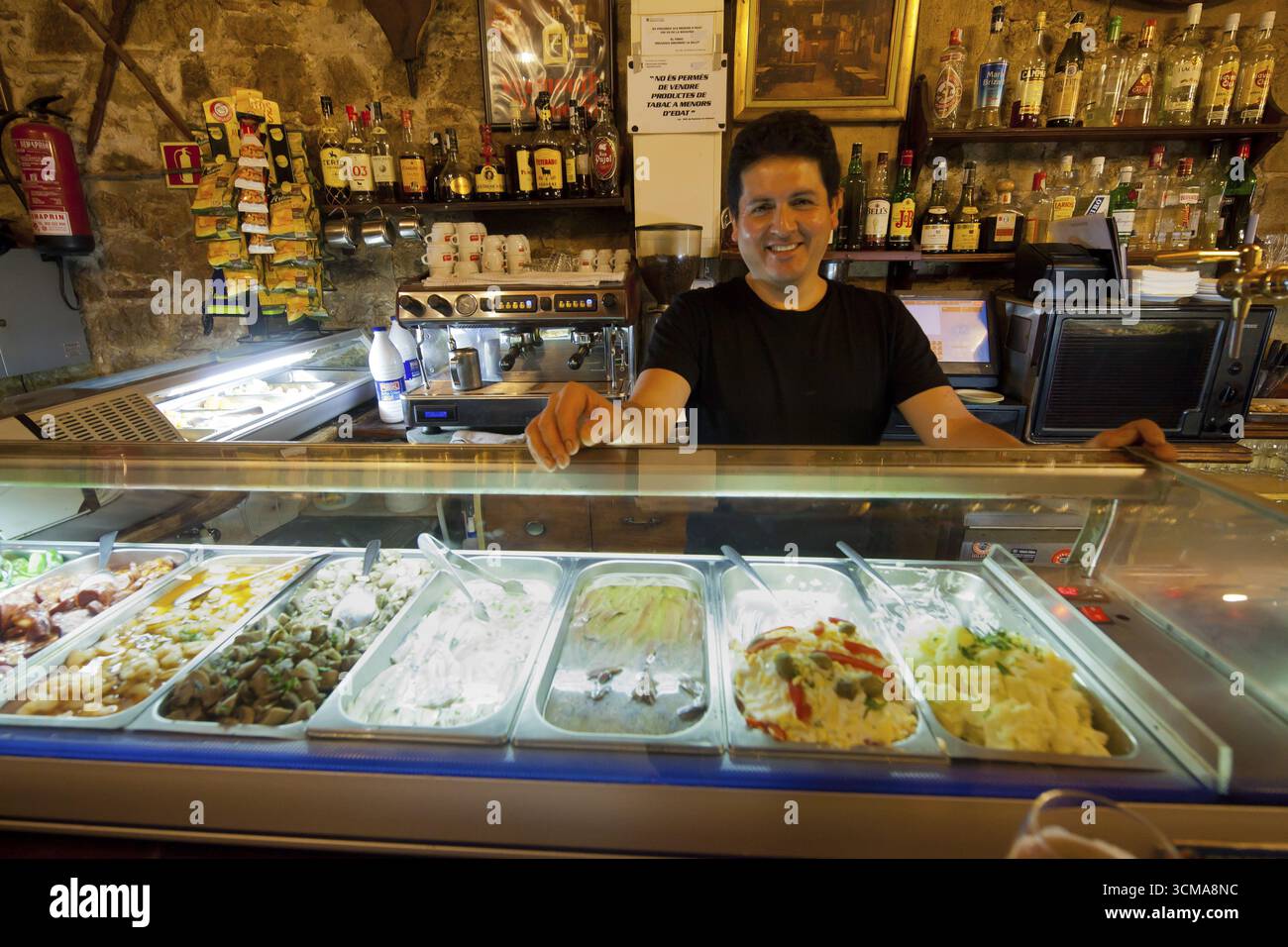 Tapas Bar, Tapas Bar in Barcelona, Barcelona, Stadtbesichtigung, Tourismus, Katalonien, Spanien, Europa, Europa, Stadtbesichtigung, Katalonien, Stadttourismus, Tourismusstadt nach Stockfoto