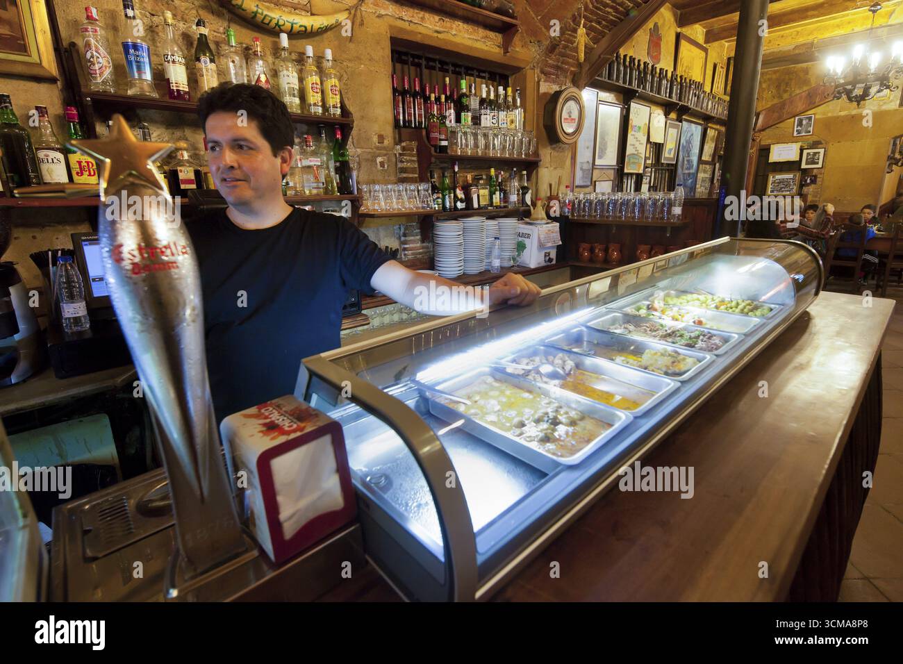 Tapas Bar, Tapas Bar in Barcelona, Barcelona, Stadtbesichtigung, Tourismus, Katalonien, Spanien, Europa, Europa, Stadtbesichtigung, Katalonien, Stadttourismus, Tourismusstadt nach Stockfoto