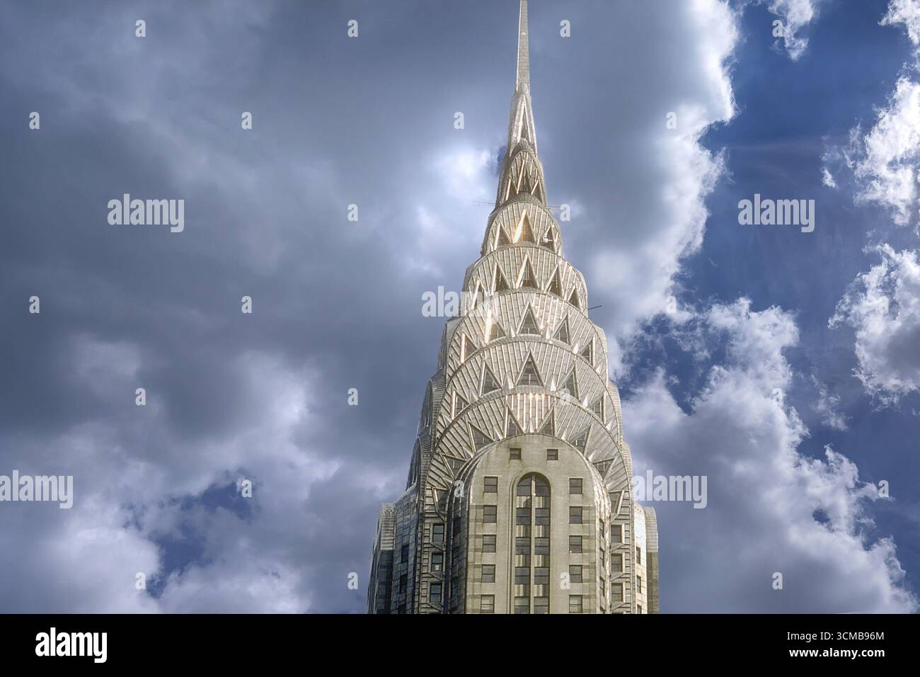 Turm des Crysler Building, 1928 im Art déco-Stil erbaut, New York City, USA Stockfoto