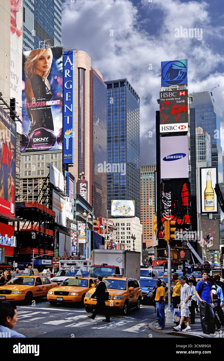 Verkehr am Times Square, Manhattan, New York City, USA Stockfoto