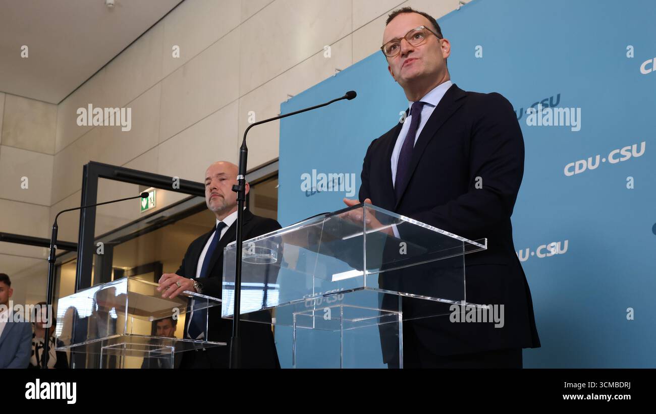 Berlin, Deutschland, 15. September 2025. Pressemitteilung vor dem Fraktionssitzung mit dem Vorsitzenden der CDU/CSU-Fraktion. Foto: Klaus Kroenert Credit: Klaus Kroenert/Alamy Live News Stockfoto