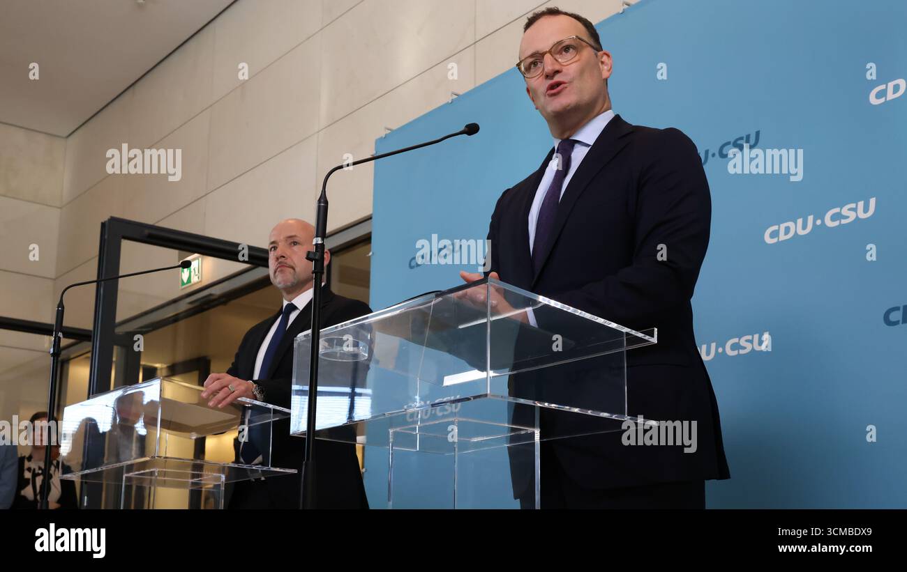 Berlin, Deutschland, 15. September 2025. Pressemitteilung vor dem Fraktionssitzung mit dem Vorsitzenden der CDU/CSU-Fraktion. Foto: Klaus Kroenert Credit: Klaus Kroenert/Alamy Live News Stockfoto