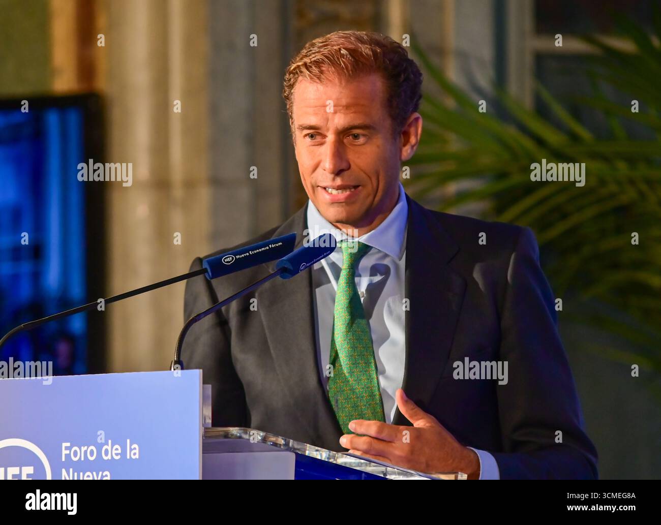 Madrid, Madrid, SPANIEN. September 2025. Frühstücksbriefing des New Economy Forum mit Ilia Topuria, zweifacher UFC-Weltmeister, WOWfc-Aktionär und Vorstandsmitglied, zusammen mit Arturo Guillén, WOWfc Mitgründer und Präsident (Credit Image: © Richard Zubelzu/ZUMA Press Wire) NUR ZUR REDAKTIONELLEN VERWENDUNG! Nicht für kommerzielle ZWECKE! Quelle: ZUMA Press, Inc./Alamy Live News Stockfoto