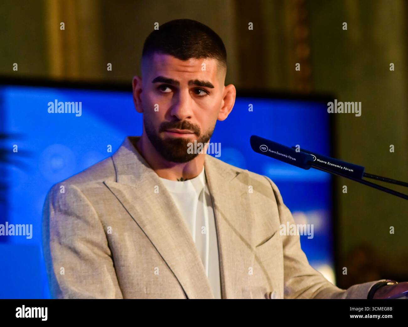 Madrid, Madrid, SPANIEN. September 2025. Frühstücksbriefing des New Economy Forum mit Ilia Topuria, zweifacher UFC-Weltmeister, WOWfc-Aktionär und Vorstandsmitglied, zusammen mit Arturo Guillén, WOWfc Mitgründer und Präsident (Credit Image: © Richard Zubelzu/ZUMA Press Wire) NUR ZUR REDAKTIONELLEN VERWENDUNG! Nicht für kommerzielle ZWECKE! Quelle: ZUMA Press, Inc./Alamy Live News Stockfoto