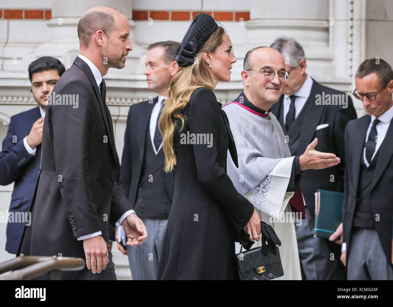 London, Großbritannien. September 2025. Der Prinz und die Prinzessin von Wales, William und Catherine. Trauernde, darunter Mitglieder der königlichen Familie, werden in der Westminster Cathedral zu einer Requiem-Messe, einer katholischen Trauerfeier für die Herzogin von Kent, die am 4. September verstorben ist, gesehen. Quelle: Imageplotter/Alamy Live News Stockfoto
