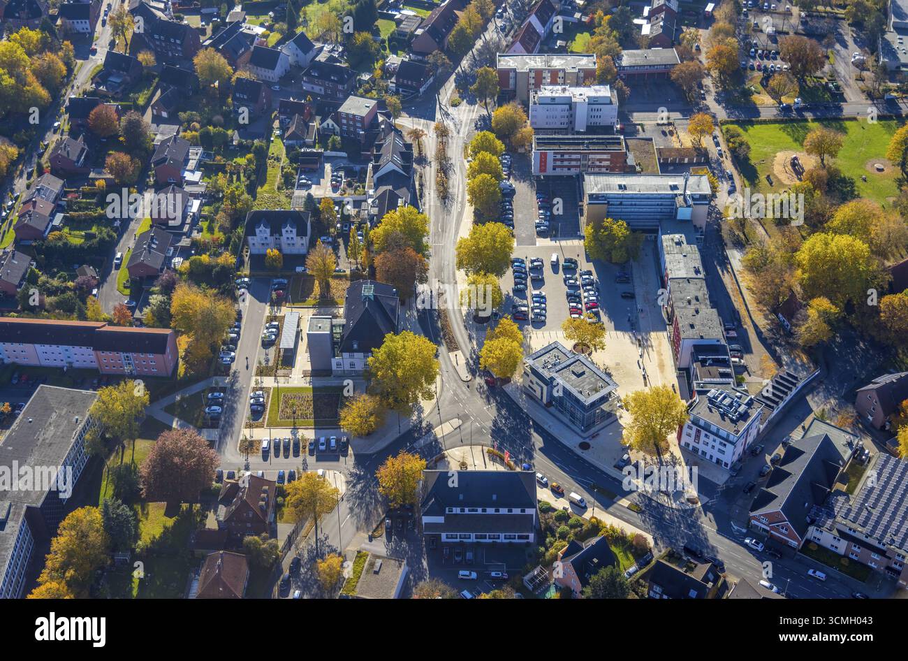 Luftansicht, Rathaus von Heessen an der Amtsstraße und Neugestaltung des Heessener Marktes im Landkreis Heessen in Hamm, Ruhrgebiet, Nordrhein-Westfalen Stockfoto