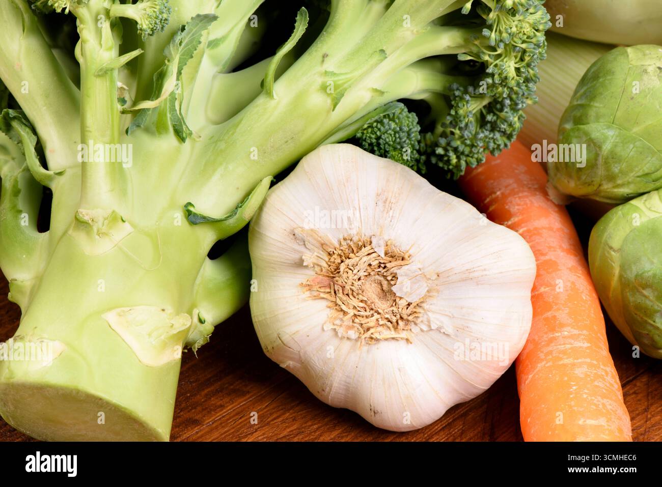 Viele verschiedene Gemüsearten viele gesunde und vitaminreiche Gemüsearten liegen zusammen als Symbolbild für regionalen Bio-Anbau *** viele verschiedene Stockfoto