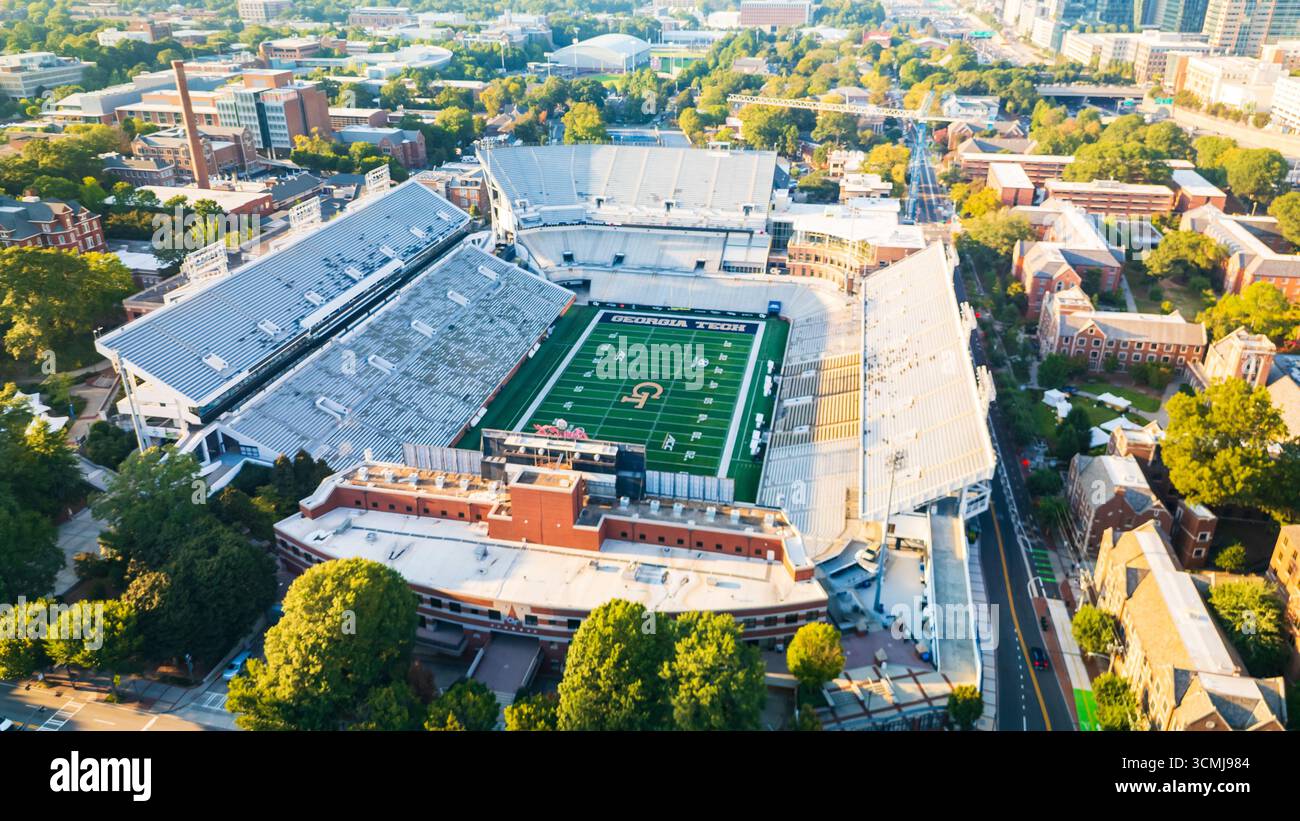 Atlanta, GA - 12. September 2025: Das Bobby Dodd Stadium ist ein Fußballstadion auf dem Campus des Georgia Institute of Technology in Atlanta. Stockfoto