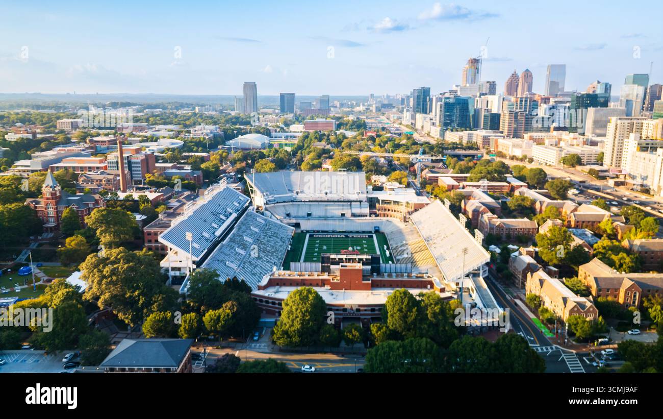 Atlanta, GA - 12. September 2025: Das Bobby Dodd Stadium ist ein Fußballstadion auf dem Campus des Georgia Institute of Technology in Atlanta. Stockfoto