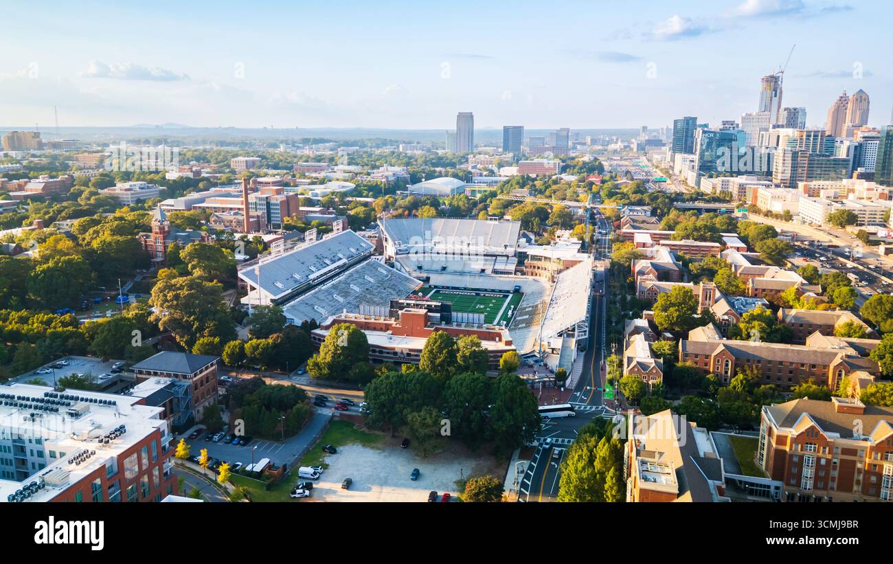 Atlanta, GA - 12. September 2025: Das Bobby Dodd Stadium ist ein Fußballstadion auf dem Campus des Georgia Institute of Technology in Atlanta. Stockfoto